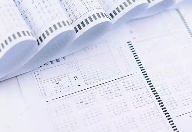 公务员国考成绩公布时间：查询入口与面试准备指南